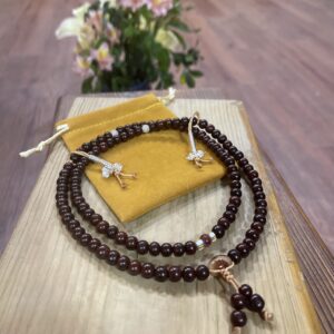 【印度紅檀 – 手串獨具款 4mm念珠 附掛鈴杵計數器】Authentic Indian Red Sandalwood 4mm Mala with Counters  – Unique Taiwan Hand-Strung