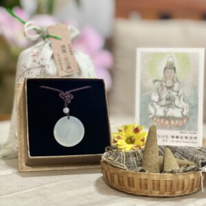 【 2026 母親節  觀音種子字 ཧྲཱིཿ  Hrīh白玉髓玉珮】 Avalokiteshvara Seed Syllable Chalcedony】Guanyin/Chenrezig 慈悲與智慧的修持The Practice of Loving Compassion and Wisdom