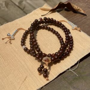 【印度紅檀 – 手串獨具款 4mm念珠 附掛鈴杵計數器】Authentic Indian Red Sandalwood 4mm Mala with Counters  – Unique Taiwan Hand-Strung