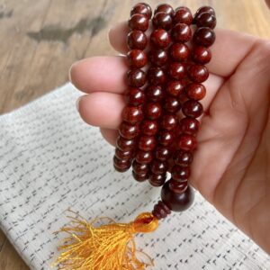 【印度紅檀 – 原裝自選款 108念珠 10mm,8mm,6mm】原廠經典金黃絲線頭 Authentic Indian Red Sandalwood 108 Mala – Signature Yellow Thread