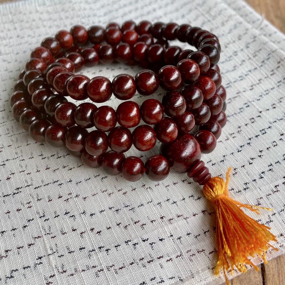 【印度紅檀 - 原裝自選款108念珠】原廠經典金黃絲線頭 Authentic Indian Red Sandalwood 108 Mala – Signature Yellow Thread